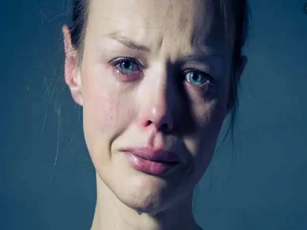 Giải Mã Ý Nghĩa Giấc Mơ Thấy Người Khác Khóc Và Các Con Số May Mắn Liên Quan