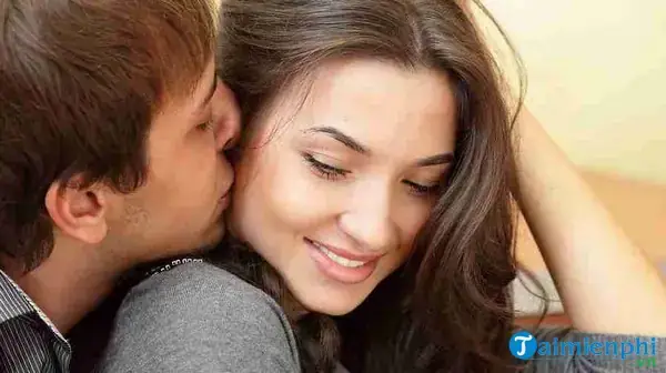 Giải Mã Giấc Mơ Thấy Người Khác Có Hành Động Khiếm Nhã: Điềm Báo Gì Và Con Số May Mắn