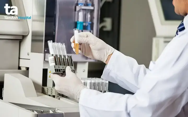 Nằm Mơ Thấy Người Thân Chảy Máu: Giải Mã Chi Tiết Từ Tâm Lý Học Đến Dân Gian