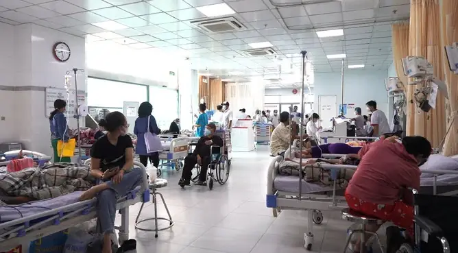 Giải Mã Giấc Mơ Thấy Người Thân Nằm Viện: Điềm Báo Gì Và Nên Làm Gì?