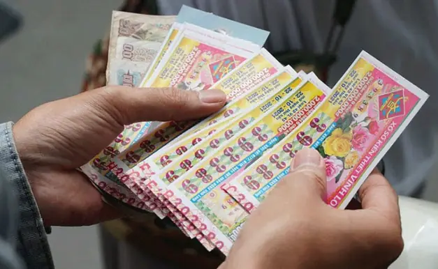 Giải Mã Giấc Mơ Thấy Người Thân Trúng Số Độc Đắc: Điềm Lành Hay Điềm Dữ?