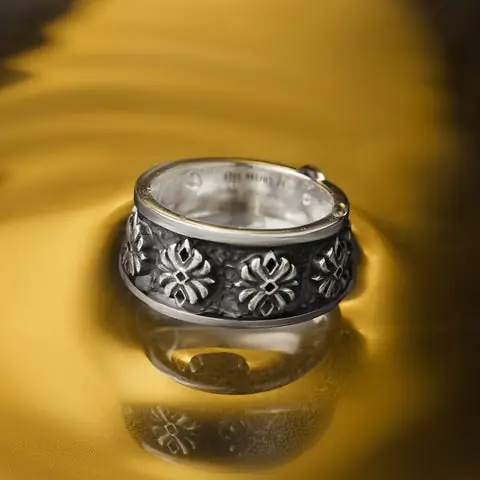 Giải Mã Giấc Mơ Thấy Nhặt Được Nhẫn Vàng: Ý Nghĩa Và Những Con Số May Mắn