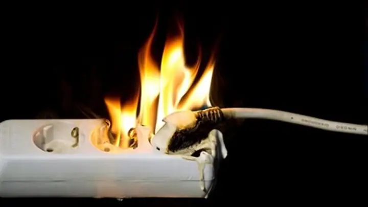 Giải Mã Ý Nghĩa Giấc Mơ Thấy Ổ Điện Cháy Và Những Con Số May Mắn