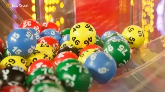 Nằm Mơ Thấy Phụ Nữ Ôm Mình Đánh Số Gì? Giải Mã Chi Tiết Ý Nghĩa & Con Số