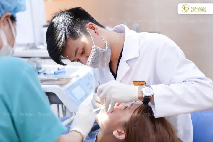 Nằm Mơ Thấy Rụng Răng Hàm Dưới Có Máu: Giải Mã Ý Nghĩa Và Những Điềm Báo Đằng Sau