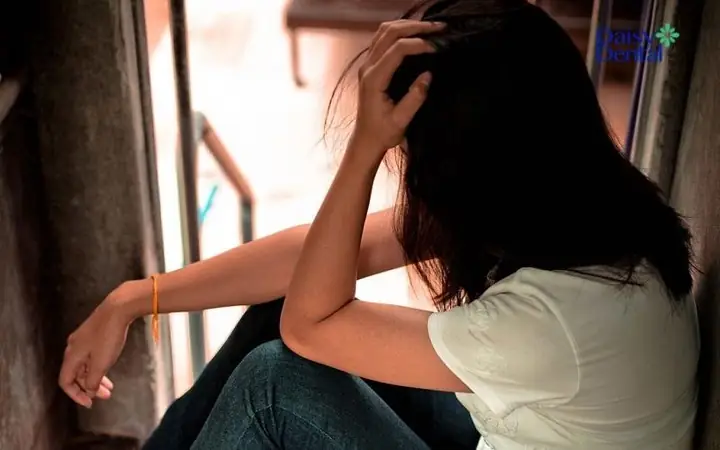 Nằm Mơ Thấy Rụng Răng Hàm Trên: Giải Mã Chi Tiết Ý Nghĩa Và Các Con Số May Mắn