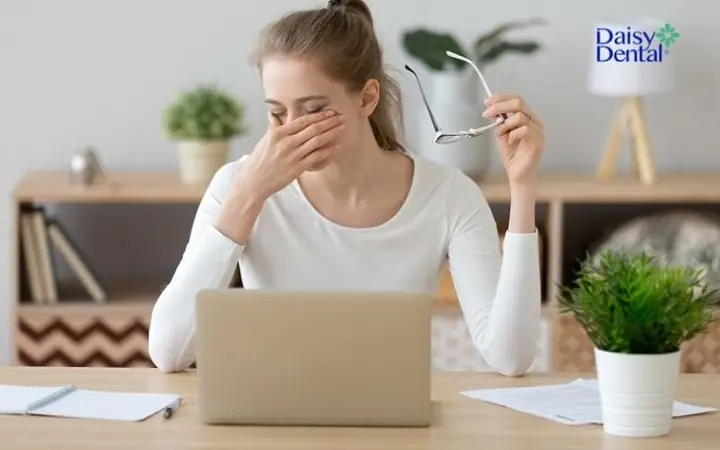 Nằm Mơ Thấy Rụng Răng Hàm Trên: Giải Mã Chi Tiết Ý Nghĩa Và Các Con Số May Mắn