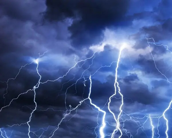 Giải Mã Giấc Mơ Thấy Sấm Sét: Điềm Báo Và Những Con Số Trời Ban