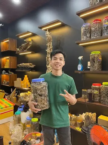 Giải Mã Giấc Mơ Thắp Nhang Bàn Thờ: Điềm Báo Gì Và Nên Làm Gì?