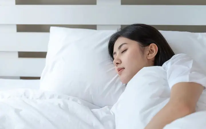 Nằm Mơ Thấy Tóc Dài Đánh Số Gì? Giải Mã Bí Ẩn Và Con Số May Mắn