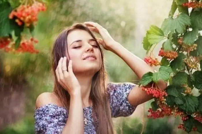 Giải Mã Giấc Mơ Thấy Trời Mưa Ngập Nước: Điềm Báo Gì Và Nên Làm Gì?