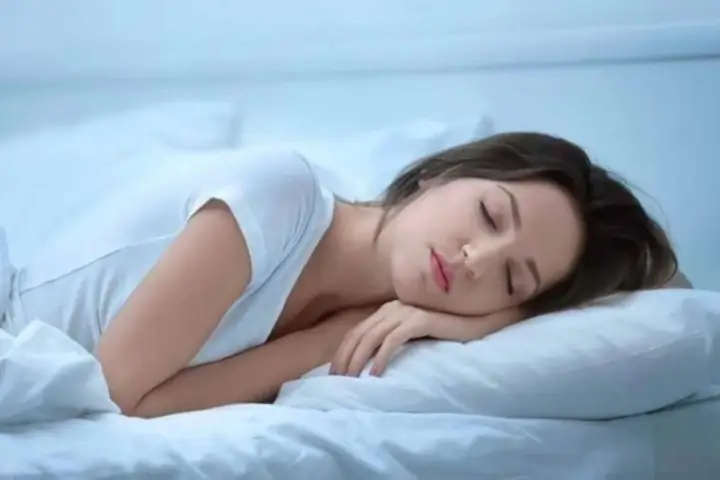 Giải Mã Ý Nghĩa Nằm Mơ Thấy Tự Nhổ Răng Mình: Điềm Báo Gì Và Cách Xử Lý