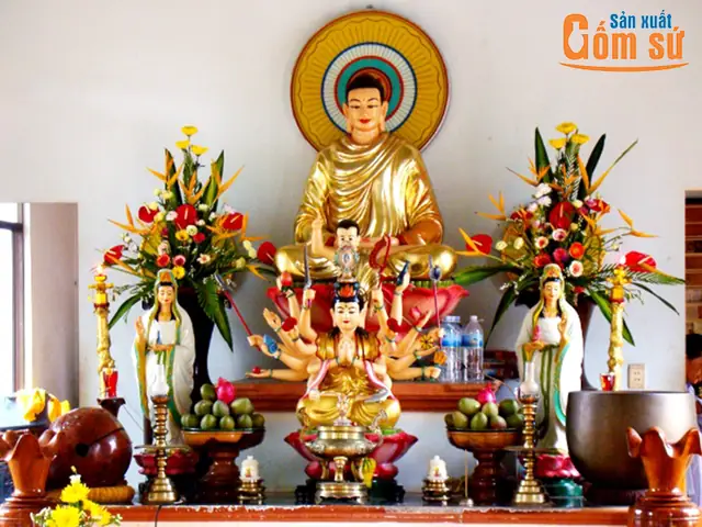 Cúng Dường Tam Bảo: Cẩm Nang Ý Nghĩa Và Những Phẩm Vật Nên Dâng