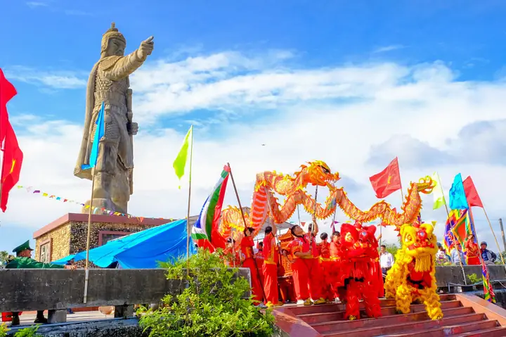 Nghi Cúng Linh Bình Định: Ý Nghĩa, Quy Trình & Văn Khấn Chi Tiết