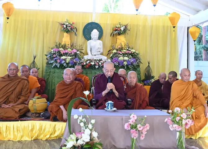 Hướng Dẫn Chi Tiết Nghi Thức Cúng Cơm Trong Thiền Viện