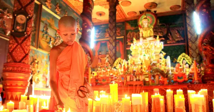 Nghi Thức Cúng Đèn Đại Bảo Tháp: Ý Nghĩa, Quy Trình Và Những Điểm Cần Nhớ