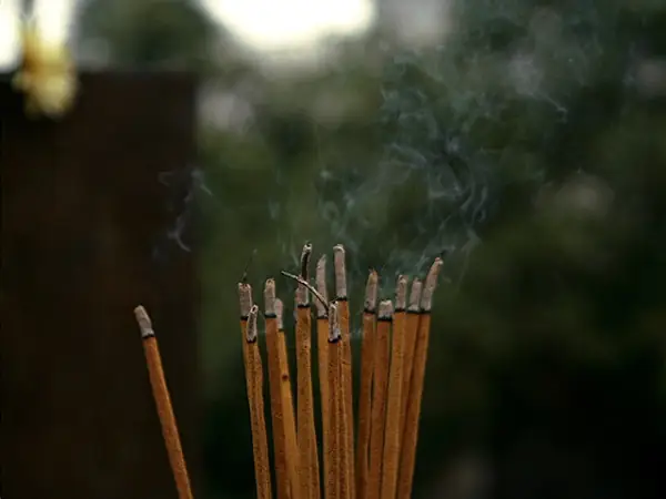 Nghi Thức Cúng Mở Cửa Mã: Hướng Dẫn Chi Tiết Và Trọn Vẹn Nhất