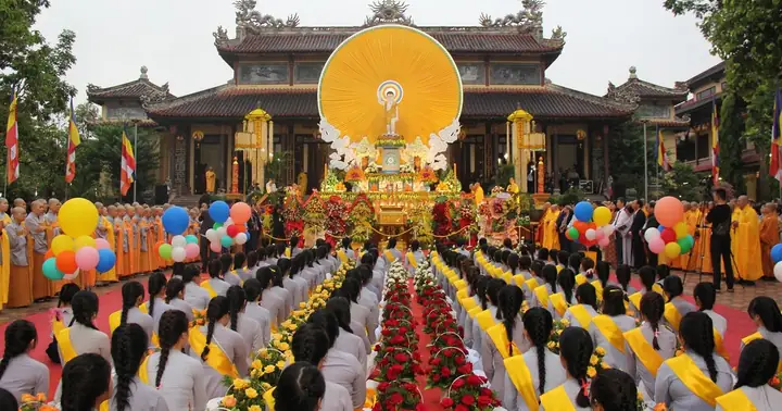 Nghi Thức Cúng Phật Đản Tại Huế: Hướng Dẫn Chi Tiết Và Ý Nghĩa
