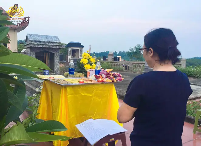 Cẩm Nang Cúng Rằm Tháng 7: Hướng Dẫn Chi Tiết Từ Mâm Cơm Đến Bài Văn Khấn Chuẩn Nghi Thức