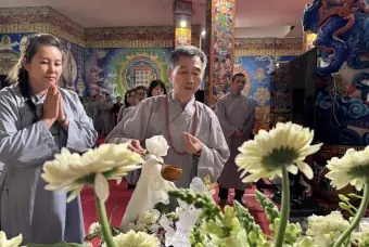 Nghi Thức Cúng Táo Quân Cho Phật Tử: Cẩm Nang Chi Tiết Từ A-z