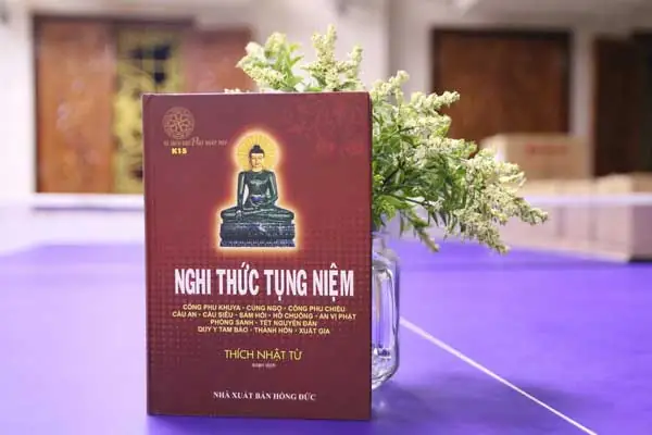 Nghi Thức Tụng Niệm Cúng Ngọ: Hướng Dẫn Chi Tiết Cho Người Mới Bắt Đầu