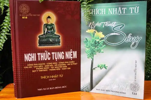 Nghi Thức Tụng Niệm Cúng Ngọ: Hướng Dẫn Chi Tiết Cho Người Mới Bắt Đầu