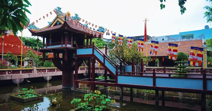 Hướng Dẫn Chi Tiết Cho Người Đi Cúng Chùa Một Cột: Ý Nghĩa, Chuẩn Bị Và Các Bước Thờ Cúng