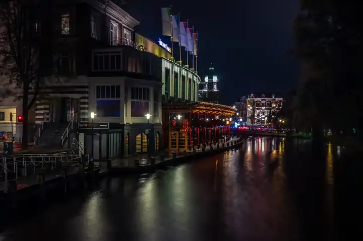 Giải Mã Giấc Mơ Người Độc Thân Thấy Có Người Yêu: Tâm Lý Học, Điềm Báo Và Con Số May Mắn