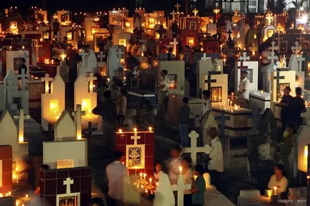 Người Sống Cúng Người Chết Có Được Ăn Không? Giải Đáp Chi Tiết Từ Góc Độ Văn Hóa Và Khoa Học