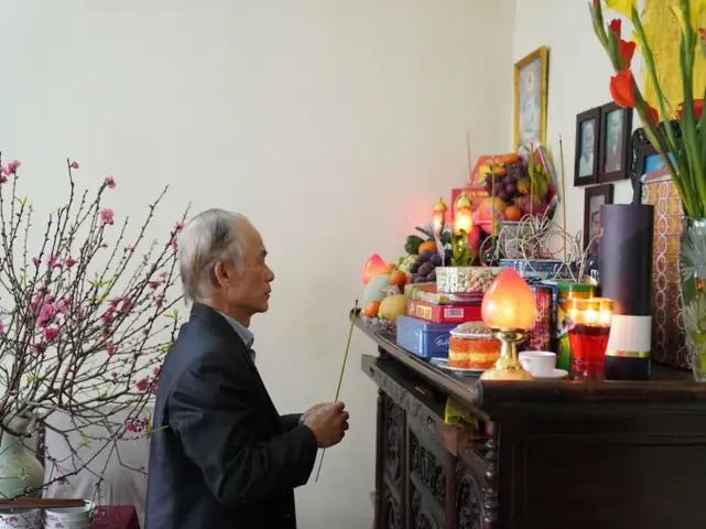 Ý Nghĩa Và Quy Trình Chuẩn Bị Mâm Lễ Nguyện Hương Cúng Phật