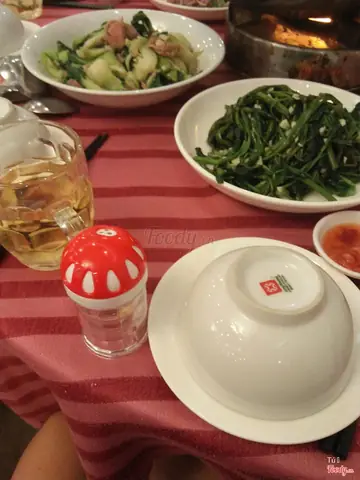 Review Chi Tiết Nhà Hàng Cội Nguồn Đà Nẵng: Không Gian Sang Trọng & Ấm Cúng Đáng Thử?