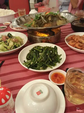 Review Chi Tiết Nhà Hàng Cội Nguồn Đà Nẵng: Không Gian Sang Trọng & Ấm Cúng Đáng Thử?