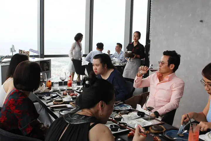 Top 10 Ngày Lễ Gia Đình Ý Nghĩa: Gợi Ý Điểm Tụ Hồi Hoàn Hảo