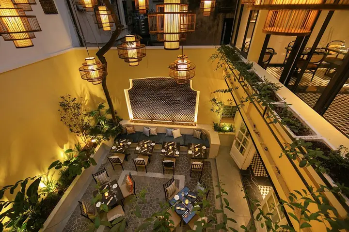 Top 8+ Nhà Hàng Ấm Cúng Sang Trọng Ở Hà Nội Cho Buổi Hẹn Hò Và Sum Họp