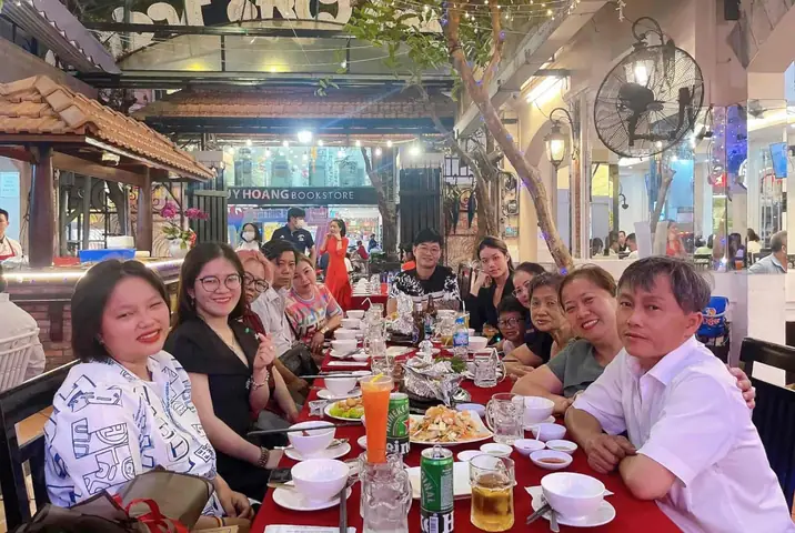 Top 7 Ý Tướng Thiết Kế Nhà Hàng Nhỏ: Biến Góc Nhỏ Thành Điểm Đậm Chất Riêng