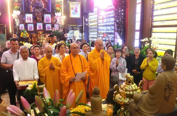 Âm Thanh Tâm Linh: Vai Trò Của Nhạc Dâng Phẩm Vật Cúng Dường Trong Nghi Lễ