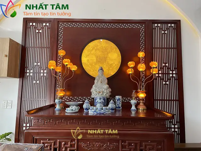 Ý Nghĩa Của Nước Cúng Trên Bàn Thờ: Nên Dùng Nước Gì Và Có Uống Được Không?