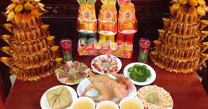 Lễ Cúng Ông Công Ông Táo: Nên Chuẩn Bị Cỗ Mặn Hay Cỗ Chay Cho Đúng Phong Tục?