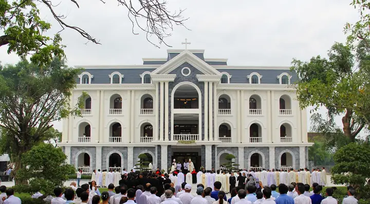 Phân Víng Phong Thầy Cúng: Đâu Là Những Yếu Tố Quan Trọng Nhất Cần Xem Xét?