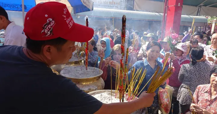 Phật Không Hề Dạy Cúng Sao Giải Hạn: Sự Thật Về Nghi Lễ Này Trong Phật Giáo