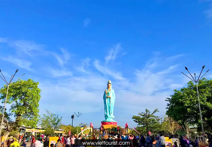 Quan Âm Phật Đài – Đức Mẹ Nam Hải