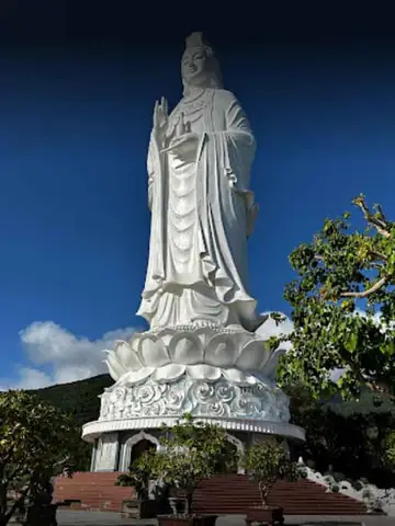 Sự Tích Quán Thế Âm Bồ Tát Và Hạnh Nguyện Của Ngài