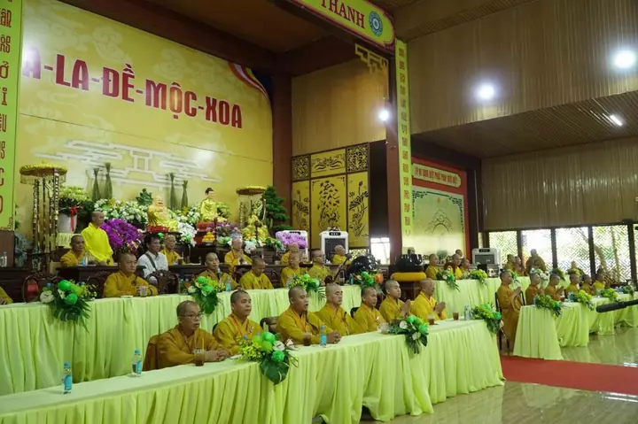 Ý Nghĩa Và Quy Trình Cúng Dường Tam Bảo: Cẩm Nang Toàn Tập Cho Người Phật Tử