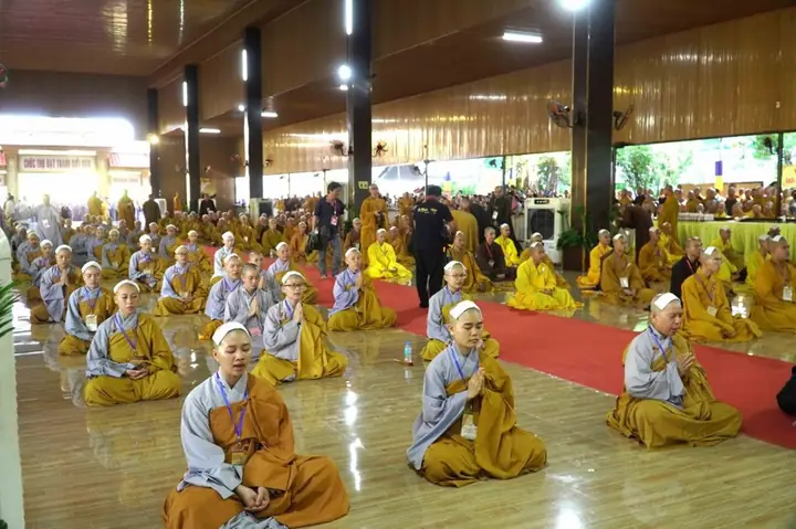 Ý Nghĩa Và Quy Trình Cúng Dường Tam Bảo: Cẩm Nang Toàn Tập Cho Người Phật Tử