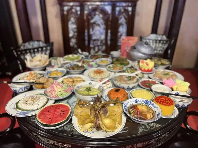 Cẩm Nang Phong Thủy Cúng Giao Thừa: Giải Đáp Tranh Cãi & Thực Hành Đúng