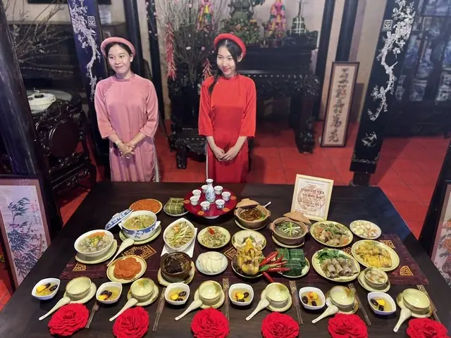 Cẩm Nang Phong Thủy Cúng Giao Thừa: Giải Đáp Tranh Cãi & Thực Hành Đúng