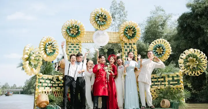 Phong Tục Cúng Ghe Xuồng Miền Tây: Nét Đẹp Văn Hóa Tâm Linh Của Người Dân Sông Nước