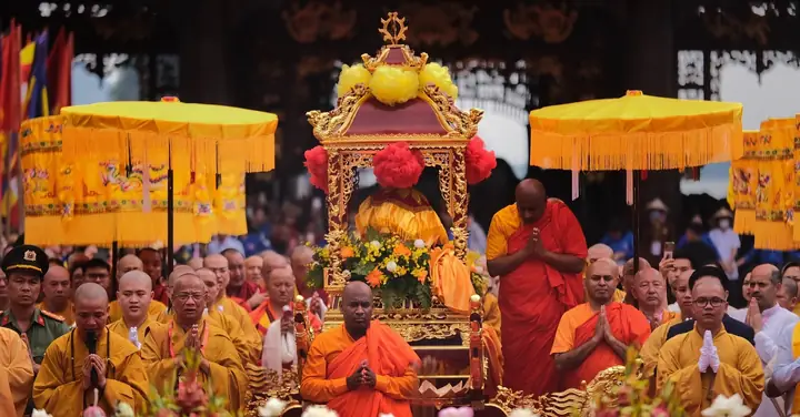 Phủ Ấn Cúng Thân: Ý Nghĩa, Nghi Lễ Và Những Điều Cần Biết