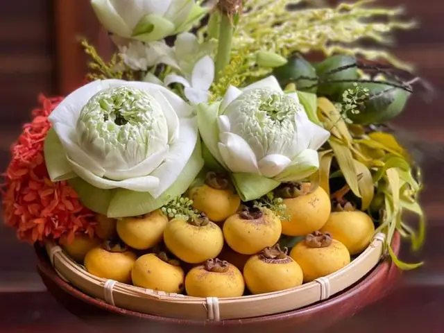 Quả Thị Có Cúng Được Không? Giải Đáp Ý Nghĩa Tâm Linh Và Phong Tục