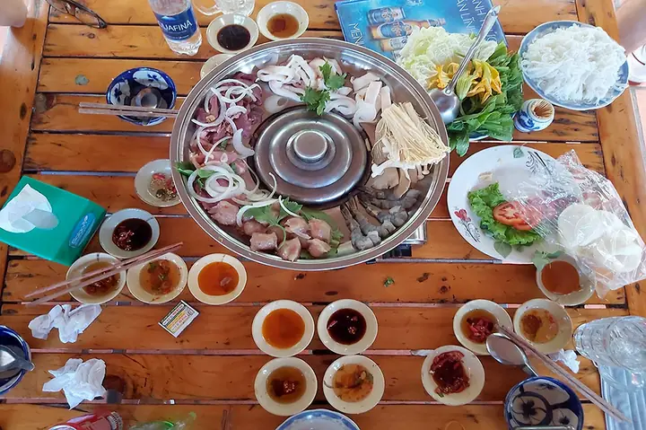 Top 10 Quán Ẩm Thực Gia Đình Ở Cần Thơ: Review Chi Tiết & Lời Khuyên Thực Tế